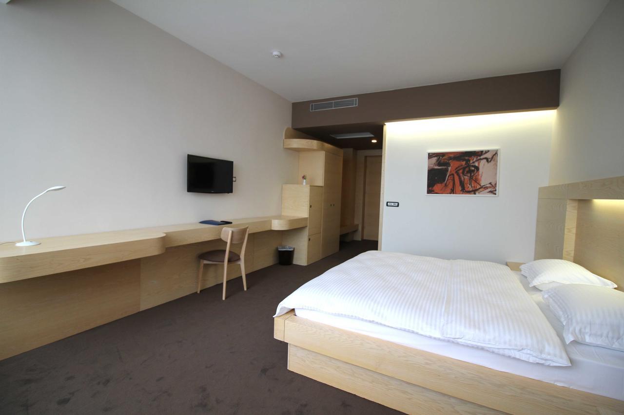 Hotel International Prishtina & Spa Priştine Dış mekan fotoğraf